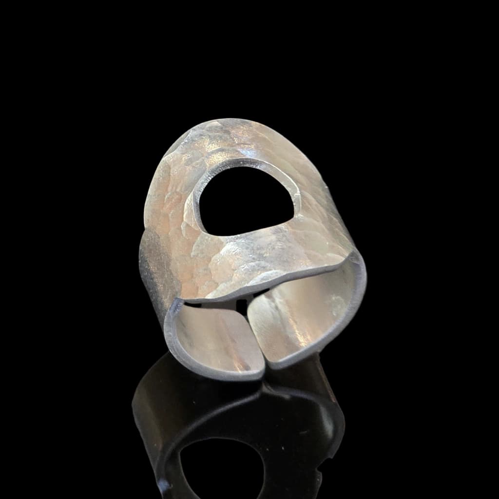 Anillo OLIVIA Calado Martele